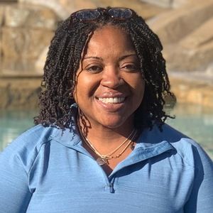 Meet your Posher, Dionne